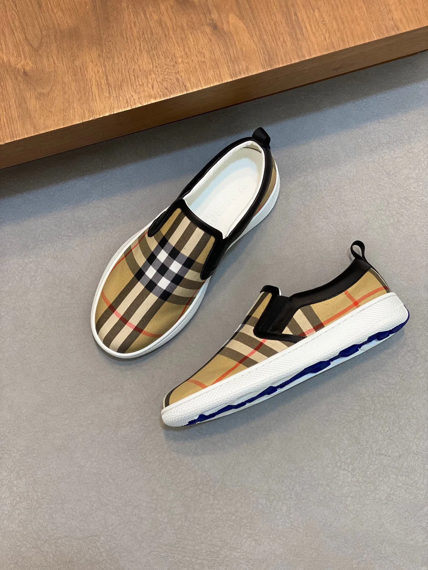 P380 [BURBERRY] Burberry - Upper: imported 🔝 brand totem cloth, - Inner lining: cowhide lining, feet; water-dyed cowhide - Outsole: ultra-light TPR rubber; two-color molded outsole - Super high quality control·Fine workmanship: highlighted (high-end, extravagance, grade) -Size: 38-44 (Male 45, can be customized)·